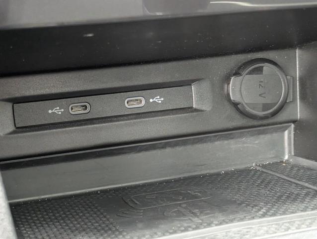 Photo of 2023 Opal White Pearl Effect Volkswagen Tiguan