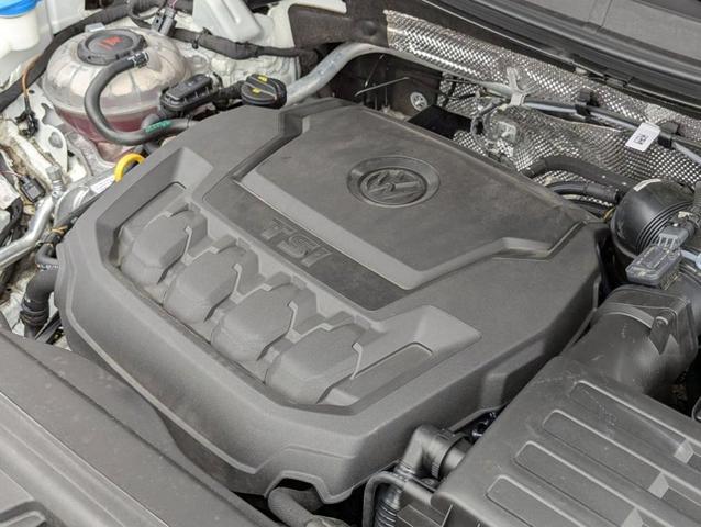 Photo of 2023 Opal White Pearl Effect Volkswagen Tiguan