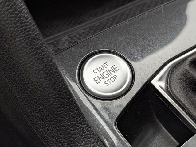 Photo of 2023 Opal White Pearl Effect Volkswagen Tiguan