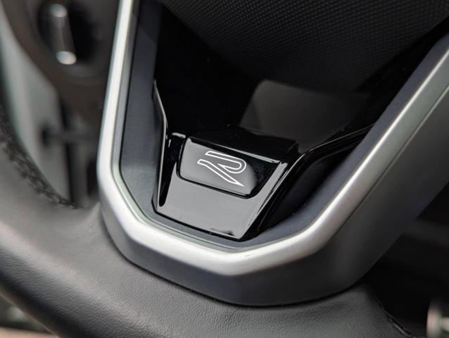 Photo of 2023 Opal White Pearl Effect Volkswagen Tiguan