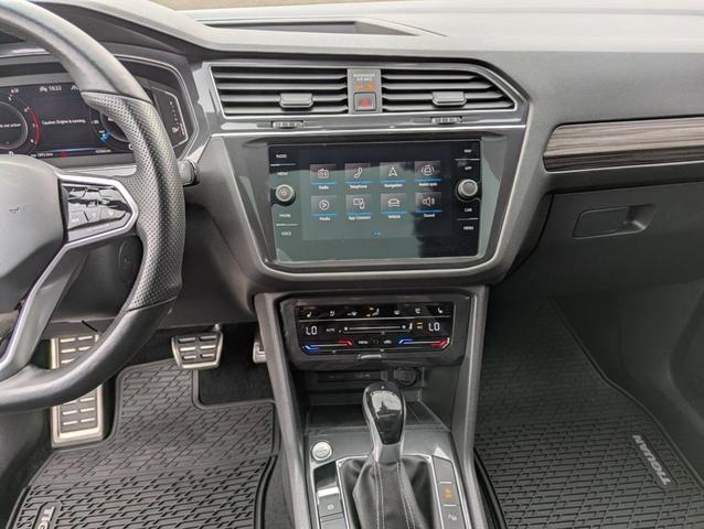 Photo of 2023 Opal White Pearl Effect Volkswagen Tiguan