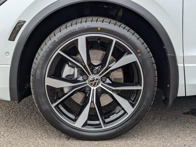 Photo of 2023 Opal White Pearl Effect Volkswagen Tiguan