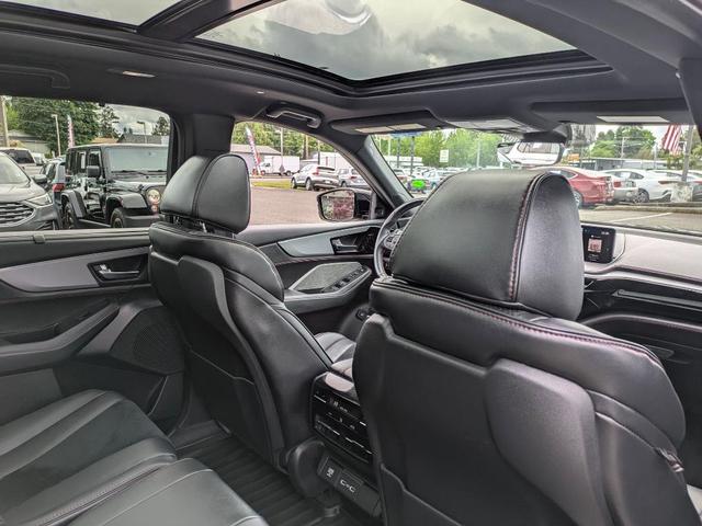 Photo of 2023 Lunar Silver Metallic Acura MDX
