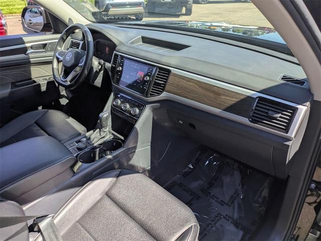Photo of 2022 Deep Black Pearl Effect Volkswagen Atlas