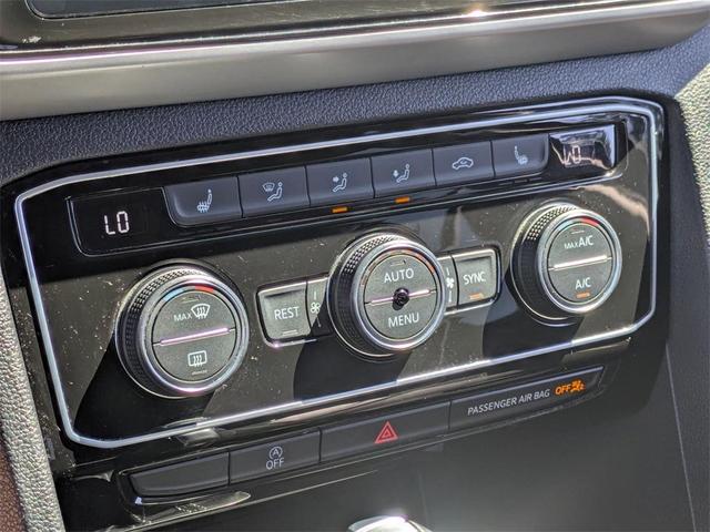 Photo of 2022 Deep Black Pearl Effect Volkswagen Atlas
