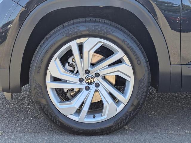 Photo of 2022 Deep Black Pearl Effect Volkswagen Atlas