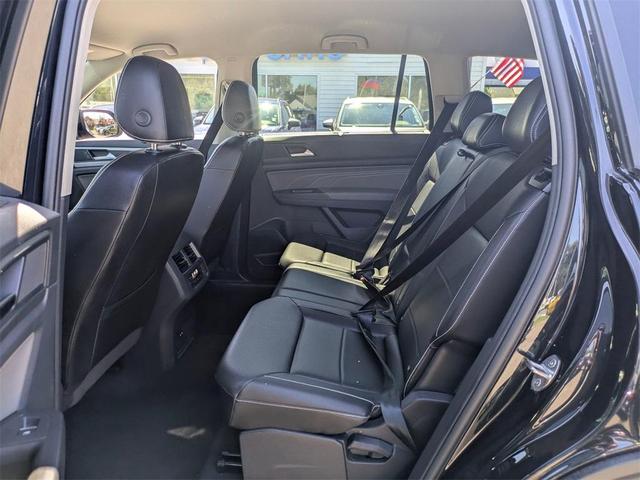 Photo of 2022 Deep Black Pearl Effect Volkswagen Atlas