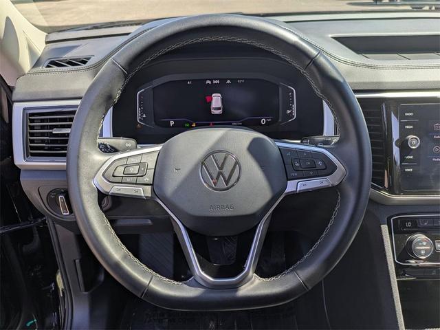 Photo of 2022 Deep Black Pearl Effect Volkswagen Atlas