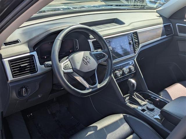 Photo of 2022 Deep Black Pearl Effect Volkswagen Atlas