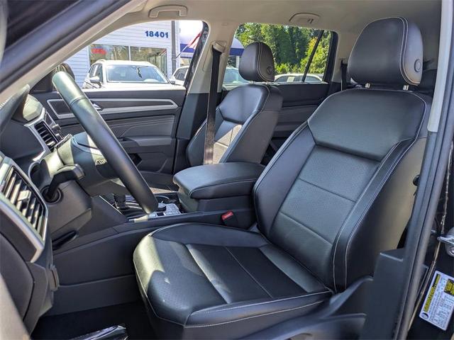Photo of 2022 Deep Black Pearl Effect Volkswagen Atlas