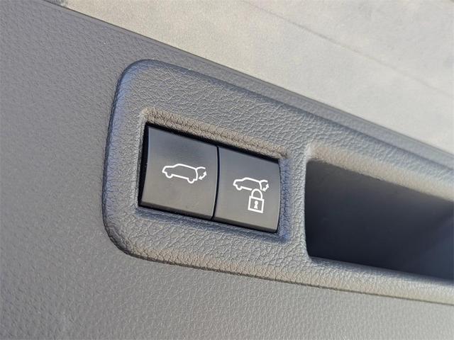 Photo of 2024 Gray Toyota Venza