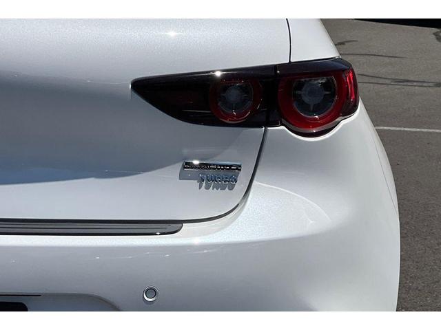Photo of 2025 Snowflake White Pearl Mica Mazda Mazda3