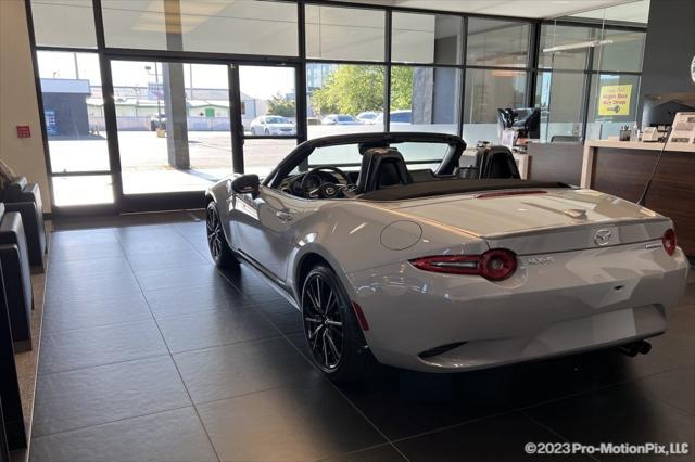 Photo of 2019 Machine Gray Metallic Mazda MX-5 Miata