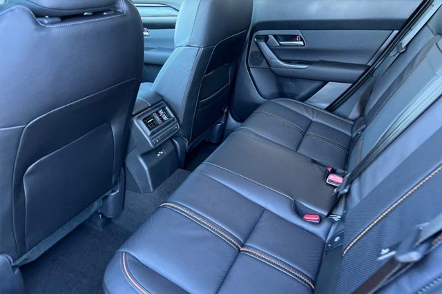 Photo of 2025 wind chill pearl Mazda CX-50