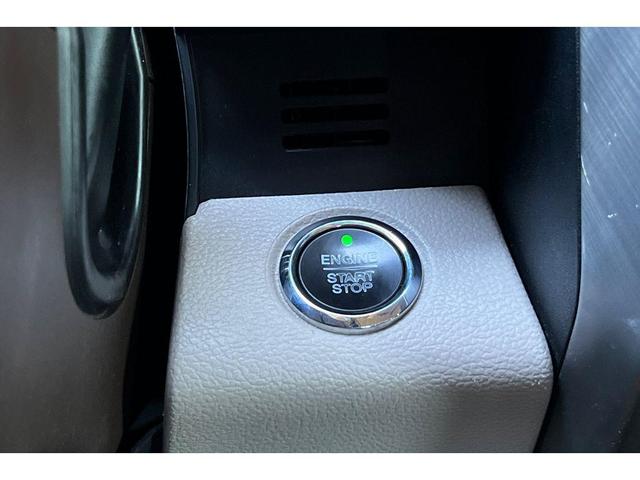 Photo of 2019 White Platinum Metallic Tri-Coat Ford F-350