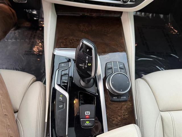 Photo of 2019 Black BMW 540