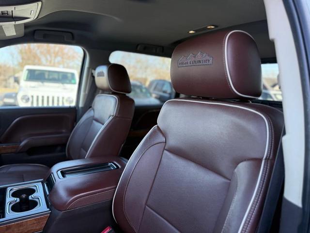 Photo of 2015 White Diamond Tricoat Chevrolet Silverado 1500