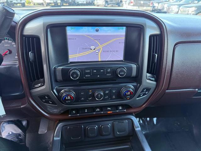 Photo of 2015 White Diamond Tricoat Chevrolet Silverado 1500