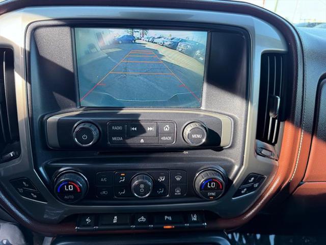 Photo of 2015 White Diamond Tricoat Chevrolet Silverado 1500