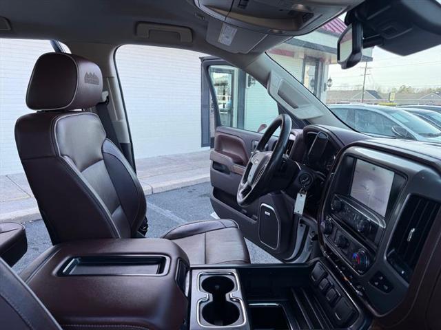 Photo of 2015 White Diamond Tricoat Chevrolet Silverado 1500