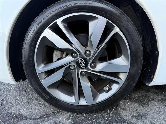 Photo of 2015 Quartz White Pearl Hyundai ELANTRA