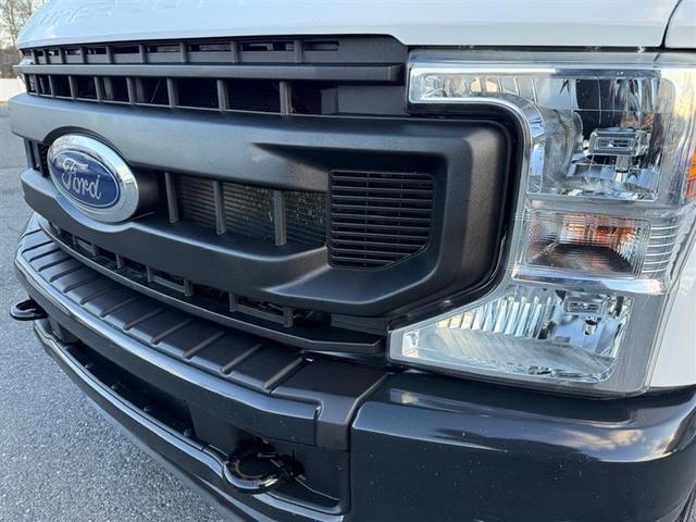 Photo of 2020 Oxford White Ford F-350