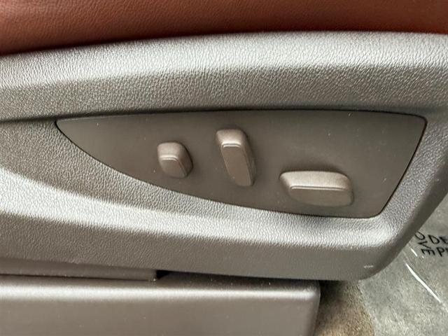Photo of 2017 White Chevrolet Tahoe