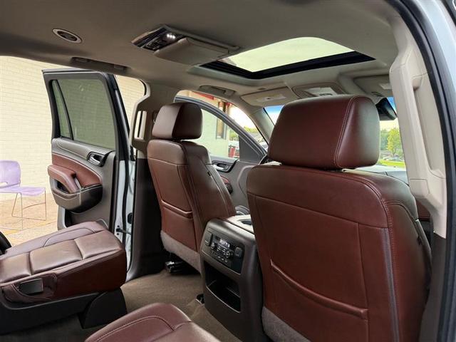 Photo of 2017 White Chevrolet Tahoe