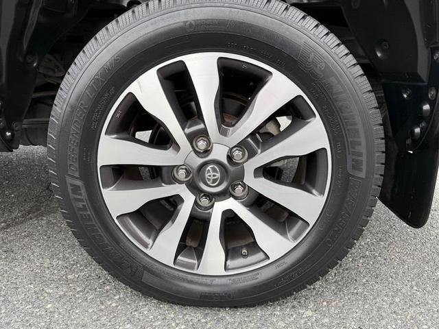 Photo of 2018 Midnight Black Metallic Toyota Tundra