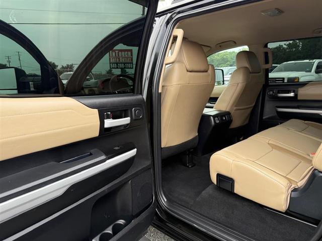 Photo of 2018 Midnight Black Metallic Toyota Tundra