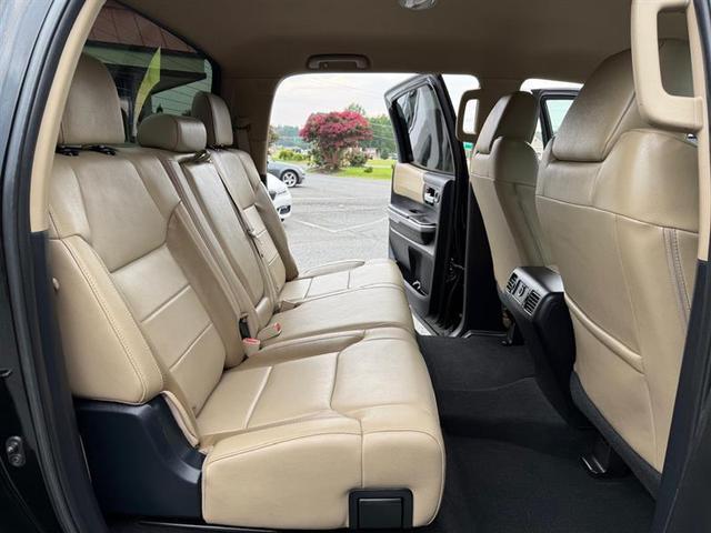 Photo of 2018 Midnight Black Metallic Toyota Tundra