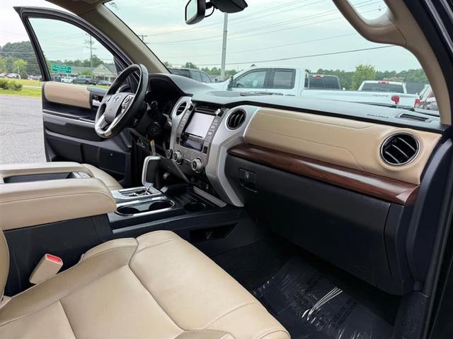 Photo of 2018 Midnight Black Metallic Toyota Tundra