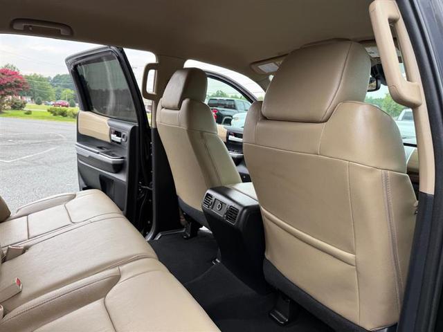Photo of 2018 Midnight Black Metallic Toyota Tundra