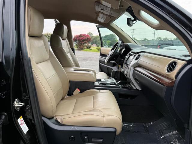 Photo of 2018 Midnight Black Metallic Toyota Tundra