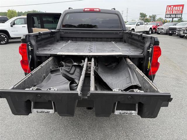 Photo of 2018 Midnight Black Metallic Toyota Tundra