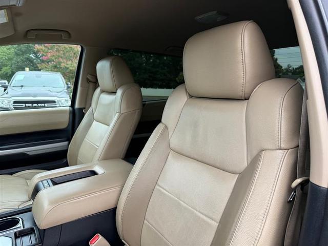Photo of 2018 Midnight Black Metallic Toyota Tundra