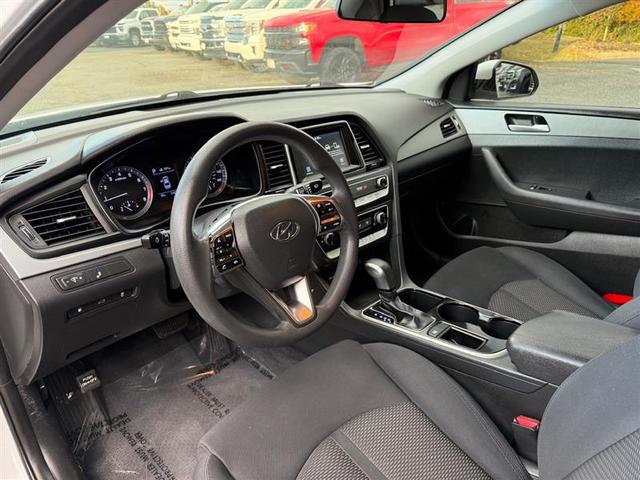 Photo of 2018 Quartz White Pearl Hyundai SONATA