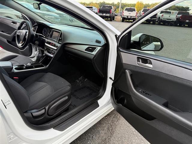 Photo of 2018 Quartz White Pearl Hyundai SONATA