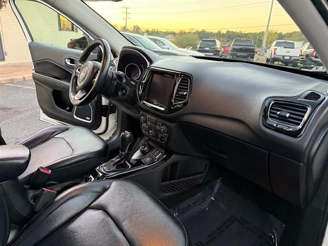 Photo of 2018 White Clearcoat Jeep Compass