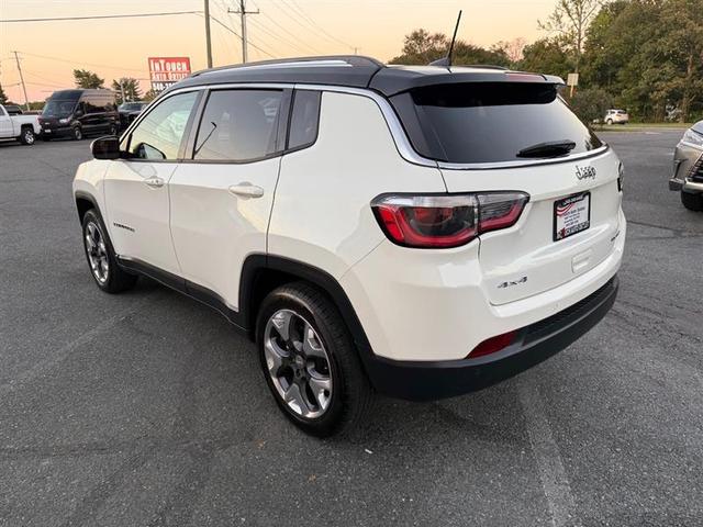Photo of 2018 White Clearcoat Jeep Compass