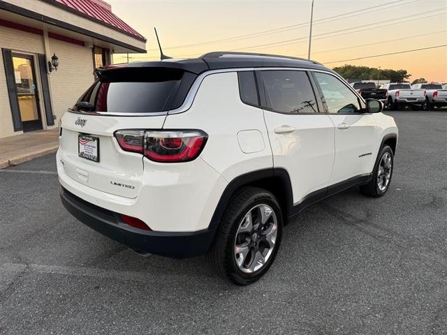 Photo of 2018 White Clearcoat Jeep Compass