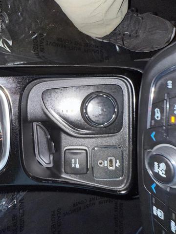 Photo of 2018 White Clearcoat Jeep Compass