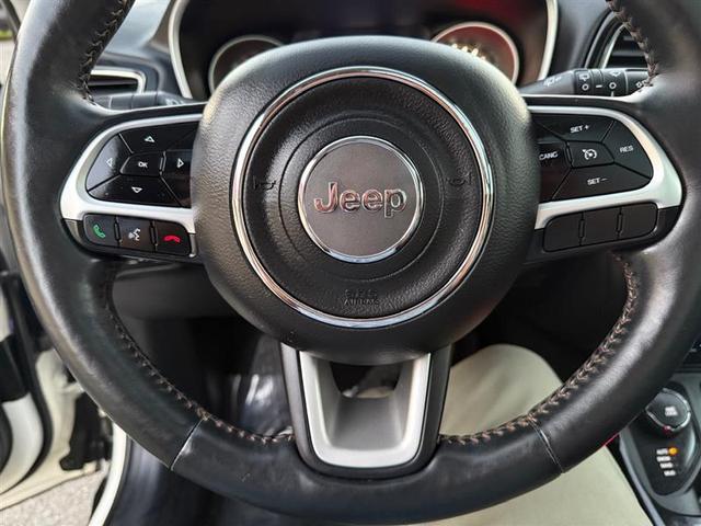 Photo of 2018 White Clearcoat Jeep Compass