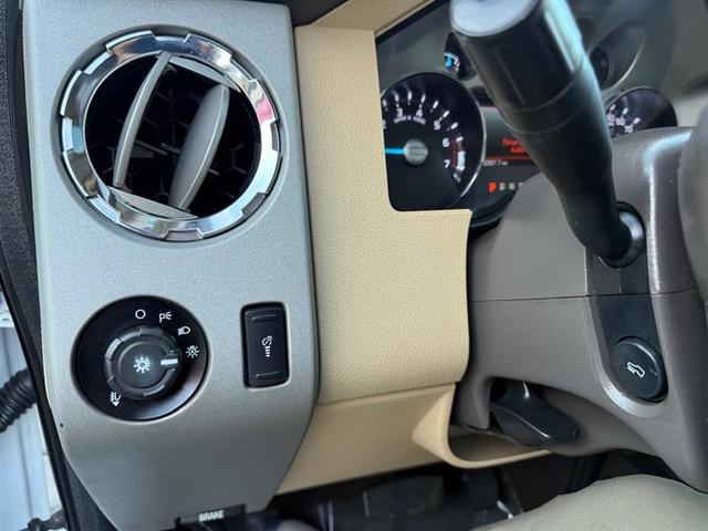 Photo of 2016 White Ford F-250