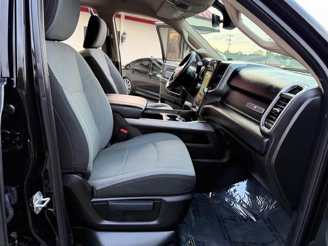 Photo of 2019 Diamond Black Crystal Pearlcoat RAM 3500