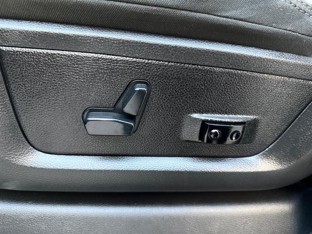 Photo of 2019 Diamond Black Crystal Pearlcoat RAM 3500