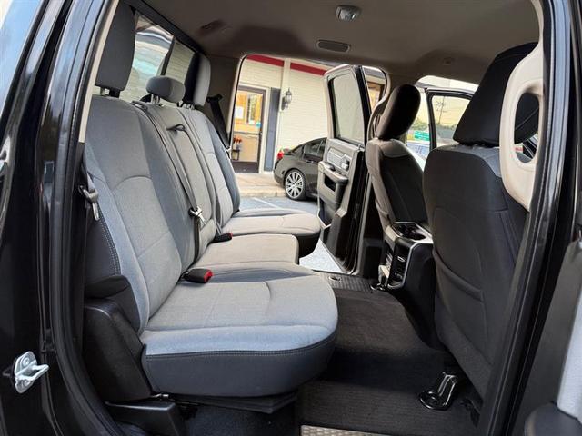 Photo of 2019 Diamond Black Crystal Pearlcoat RAM 3500