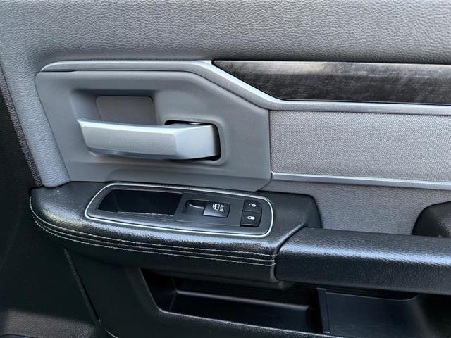 Photo of 2019 Diamond Black Crystal Pearlcoat RAM 3500