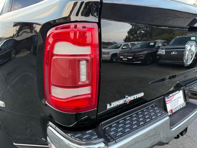 Photo of 2019 Diamond Black Crystal Pearlcoat RAM 3500