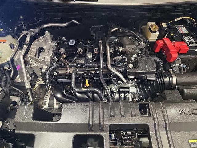 Photo of 2025 Gun Metallic Nissan Kicks